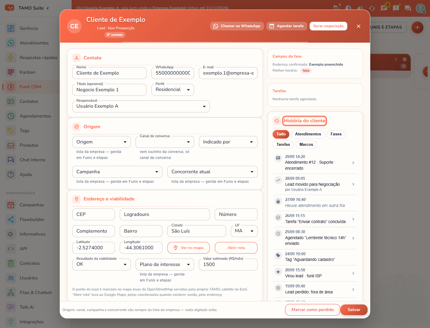 O cartão História do cliente, com os chips de filtro e a linha trancada (em itálico)